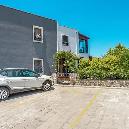 Havuzlu Site Icinde Deniz Manzarali Daire 아파트 Bodrum